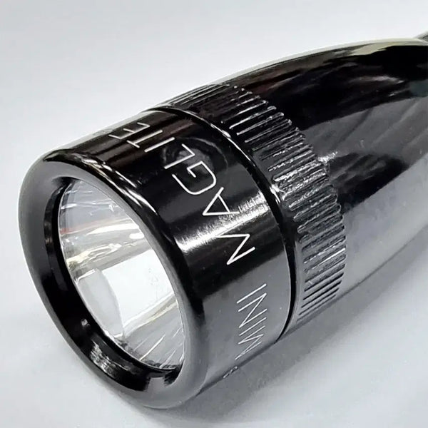 [BUNJANG] Maglite LED Flashlight AAA Battery Powered 111 Lumens / 맥라이트 LED 후레쉬 AAA배터리2개입  111루멘 미사용 보관 새제품 케이스 없음