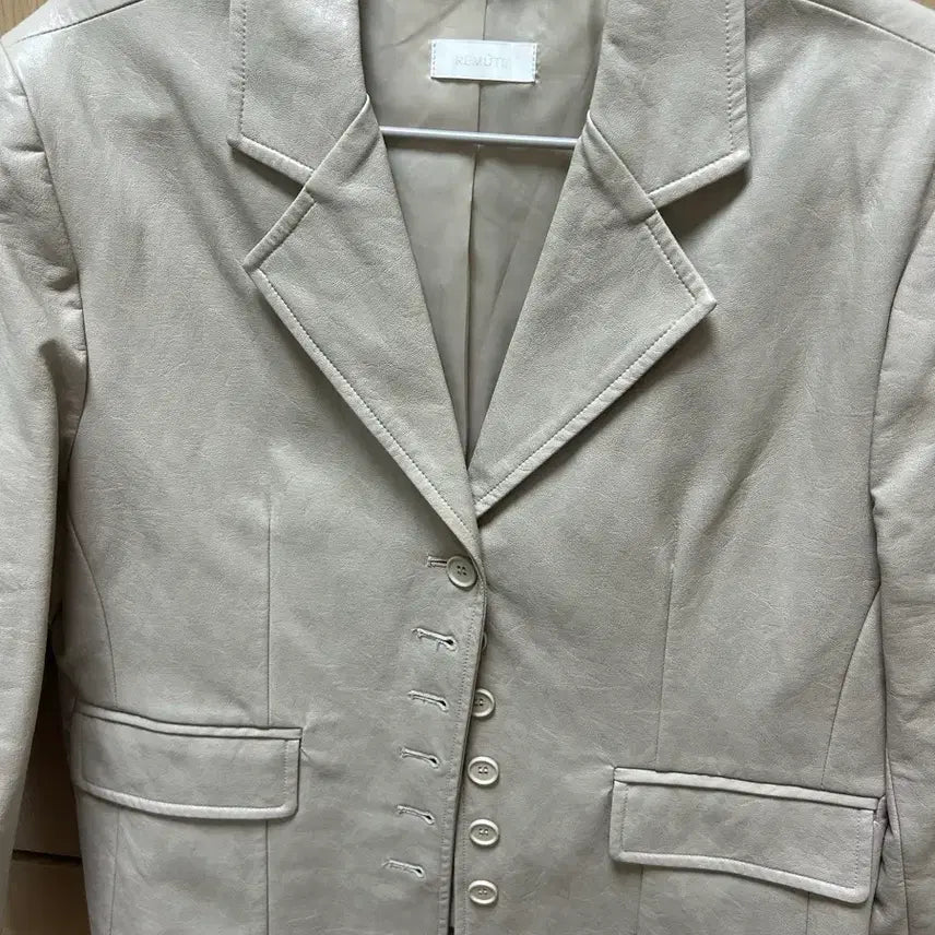 [BUNJANG] Beige Leather Jacket / 베이지 가죽 자켓