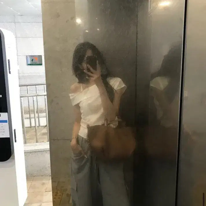 [BUNJANG] Drawonew Ope Shoulder Blouse White / 드로우온유 오프숄더 블라우스 새상품