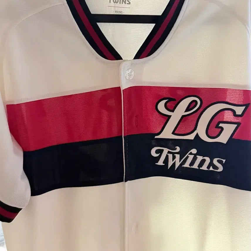 [BUNJANG] LG Twins Hong Chang-gi Autographed Retro Baseball Jersey (Size M) / 엘지트윈스 lg 홍창기 친필싸인 레트로 유니폼