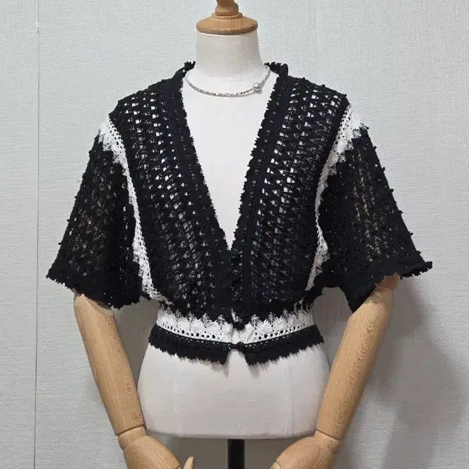 [BUNJANG] Egoist Crochet Short Cardigan / 에고이스트 크로셰 숏가디건