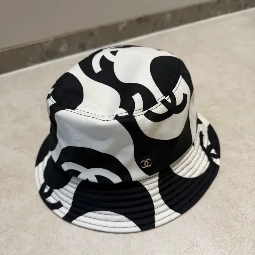[BUNJANG] Chanel Bucket Hat (M) / 샤넬 버킷햇(M)