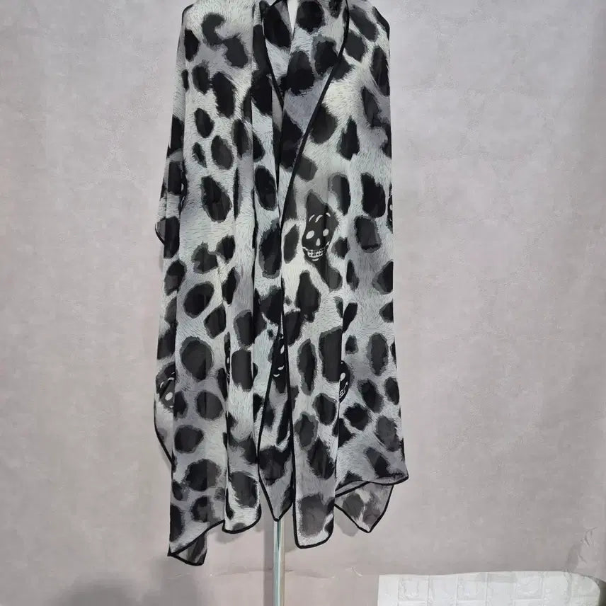 [BUNJANG] Metropolitan Skull Pattern Chiffon Scarf / 메트로시티  해골 패턴 쉬폰 스카프