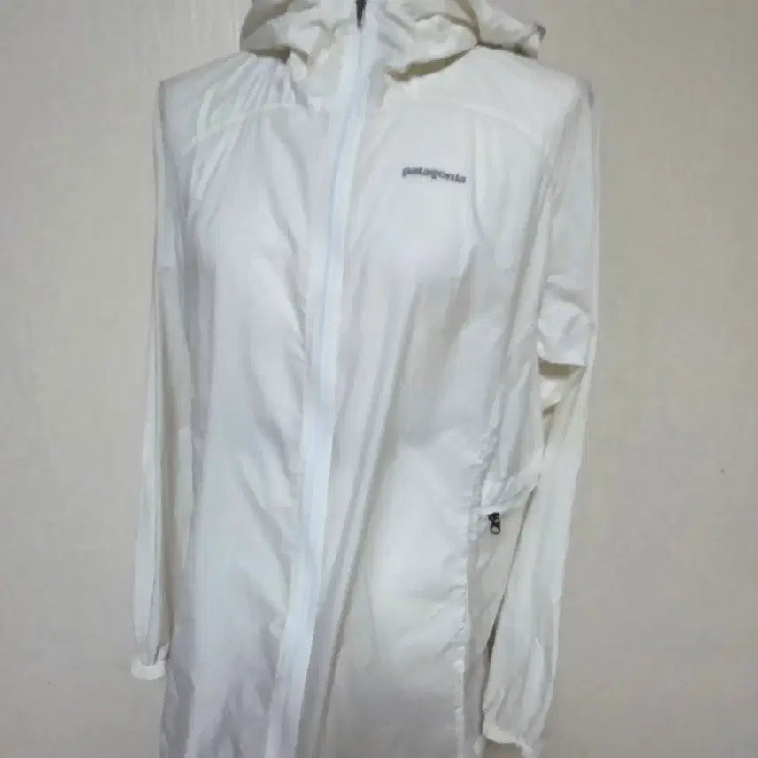 [BUNJANG] Patagonia Women's Houdini Hoodie Windbreaker White (M) / 파타고니아 여성 후디니 후드 윈드브레이커 바람막이 화이트(M)정품