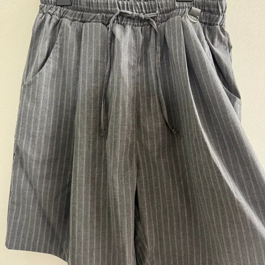 [BUNJANG] Triplesense Light Stripe Easy Banding Half Pants - Grey L / 트립르센스 라이트 스트라이프 이지 밴딩 하프 팬츠_그레이 L