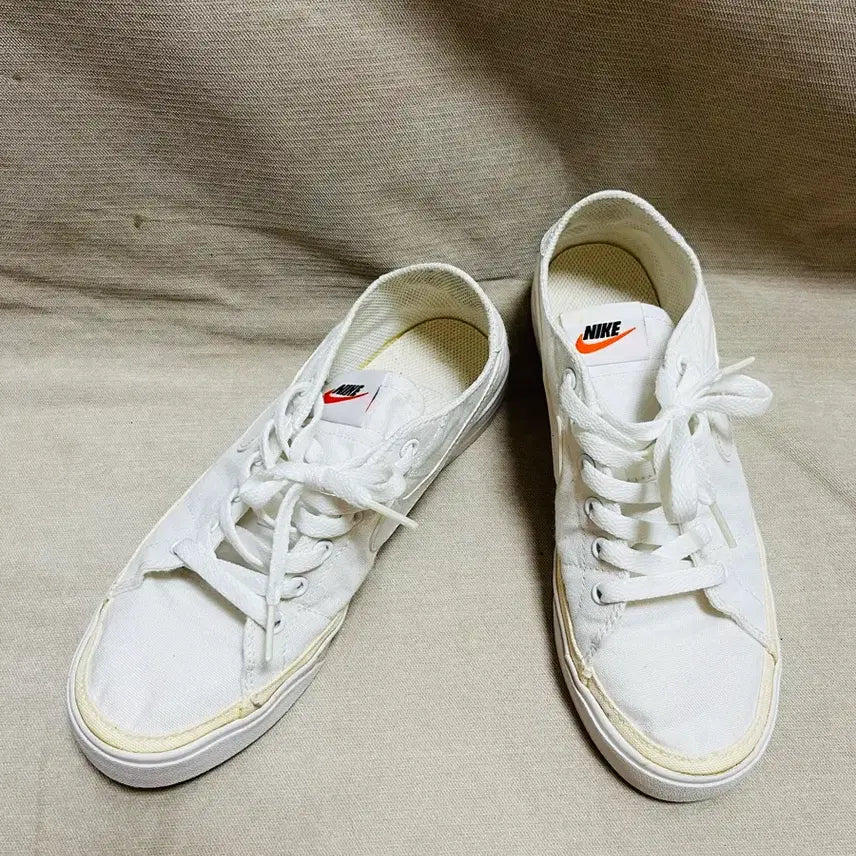 [BUNJANG] Nike Court Legacy Canvas Sneakers / 나이키 코트 레거시 캔버스 스니커즈 운동화 245
