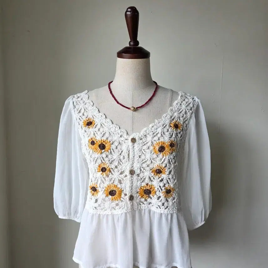 [BUNJANG] Sunflower Crochet Sheer Blouse / 세일)해바라기 크로쉐 시스루 블라우스