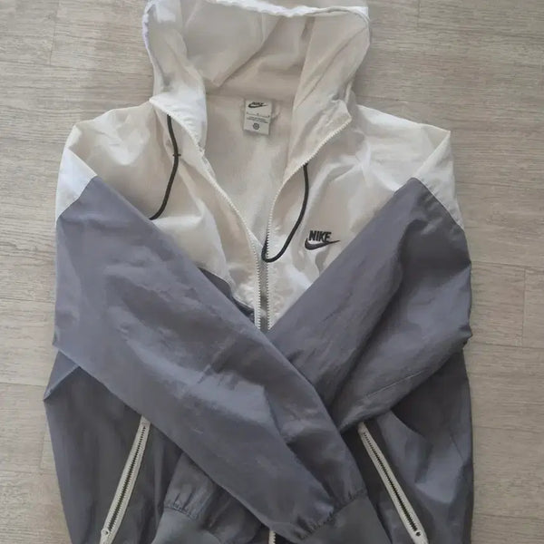 [BUNJANG] Nike Windrunner Jacket / 나이키 윈드러너 바람막이[부산직거래]