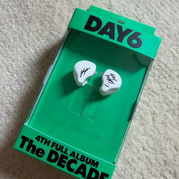 [BUNJANG] DAY6 Young K In-Ear (Unused, Photocard Included) / (미사용, 포카 있음) DAY6 데이식스 영케이 인이어