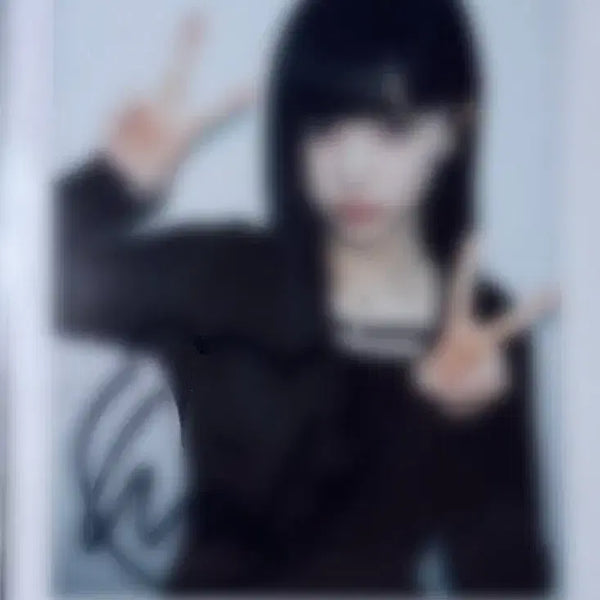[BUNJANG] TripleS Kwak Yeonji Signed Polaroid / 트리플에스 곽연지 사인 폴라로이드