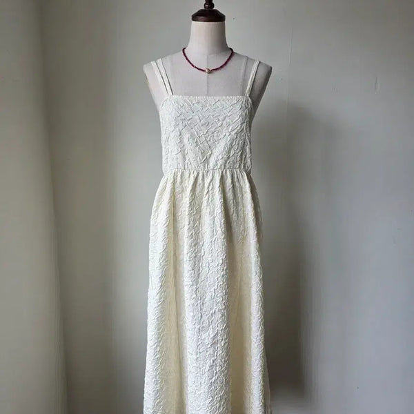 [BUNJANG] Embroidered Sleeveless Maxi Dress / 엠보 나시 롱 원피스