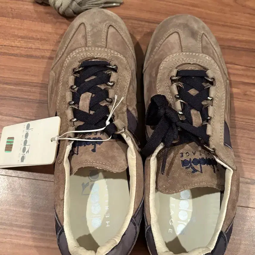 [BUNJANG] Diadora Heritage Sneakers Beige/Brown / 새상품) 디아도라 헤리티지 스니커즈 베이지/갈색 225