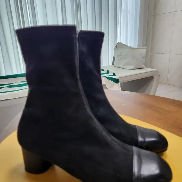 [BUNJANG] Black Suede Ankle Boots / 고세 블랙 스웨이드 앵클 부츠