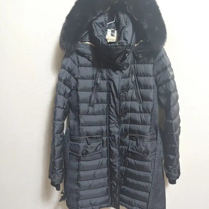 [BUNJANG] Burberry Hooded Fur Down Padding Black / 버버리 후드 퍼 다운 패딩 블랙