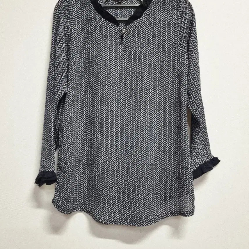 [BUNJANG] Cheraff Pattern Blouse / cheraff  패턴 블라우스95