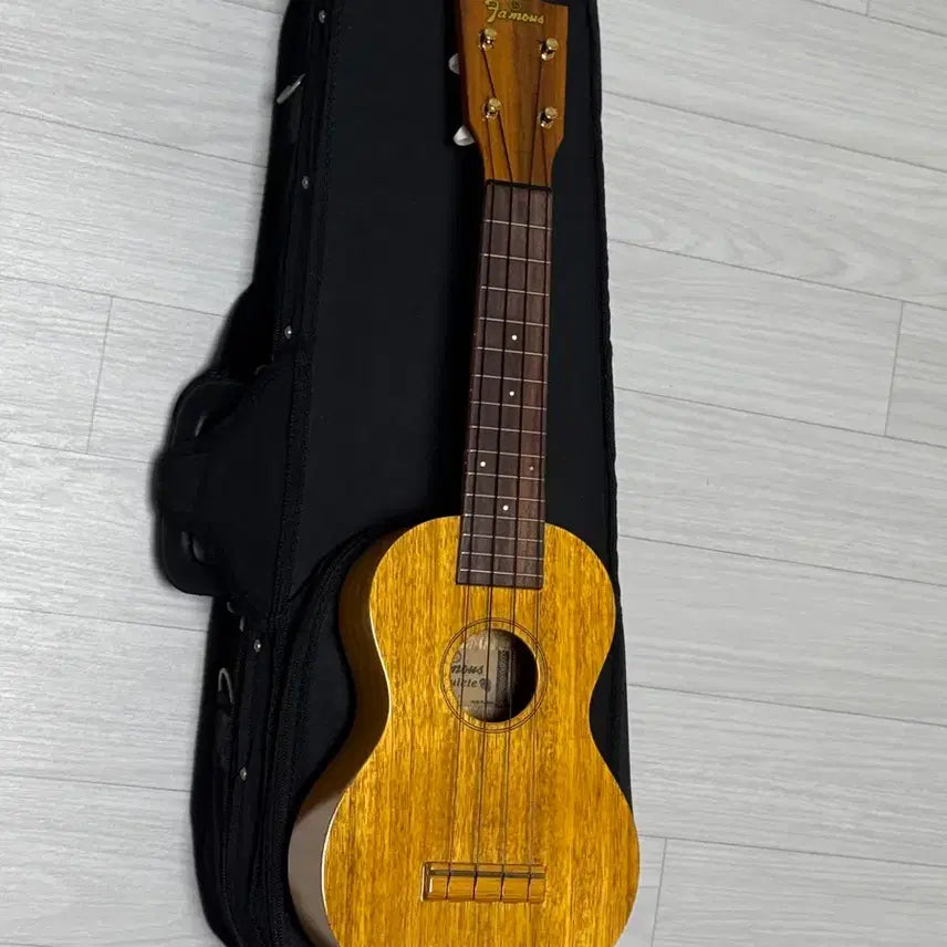 [BUNJANG] Famous FS-5 Soprano Ukulele / 페이머스(기와야) Famous 우쿨렐레 FS-5 소프라노