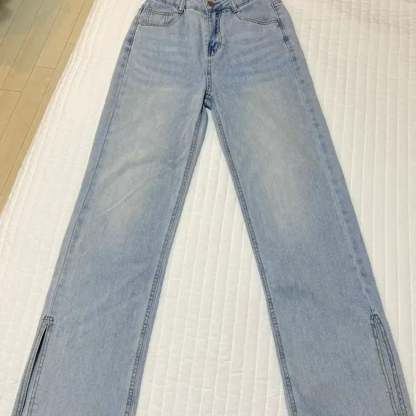 [BUNJANG] NAIN Light Wash Denim Jeans Slit / 나인 연청 청바지 슬릿
