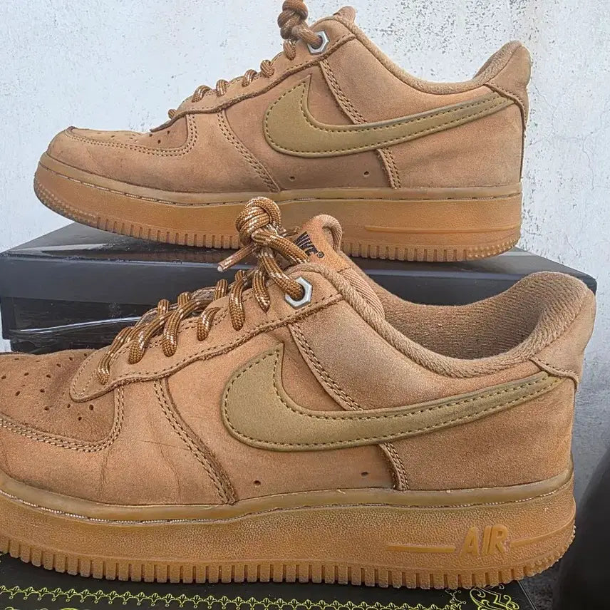 [BUNJANG] Nike Air Force 1 'Flax' Sneakers / 나이키 에어포스1 된장포스 플랙스 240