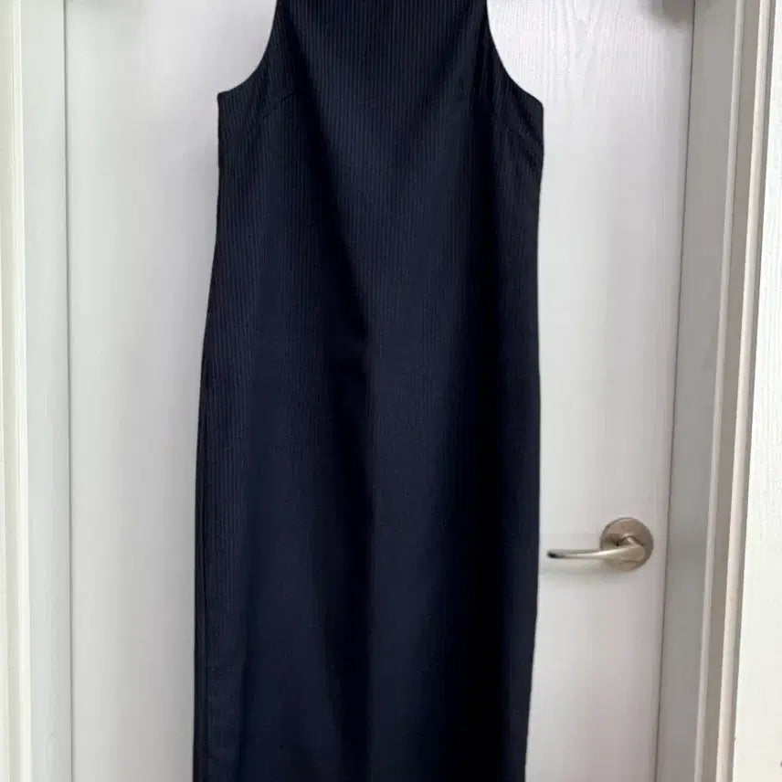 [BUNJANG] Latrou Navy Stripe Spaghetti Strap Maxi Dress / 라트로우 네이비 스트라이프 끈 나시 원피스
