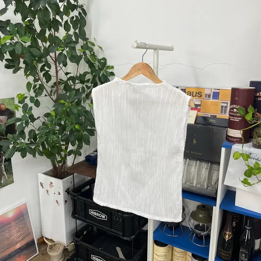 [BUNJANG] Le Septembre Pleated Sleeveless Top Size 38 / 르셉템버 플리츠 슬리브리스 38