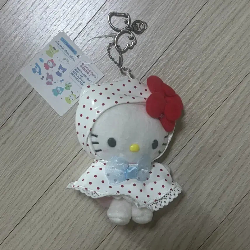 [BUNJANG] Hello Kitty Red Polka Dot Raincoat Ver. Keychain / 헬로키티 키링 (레드 도트 우비ver.)