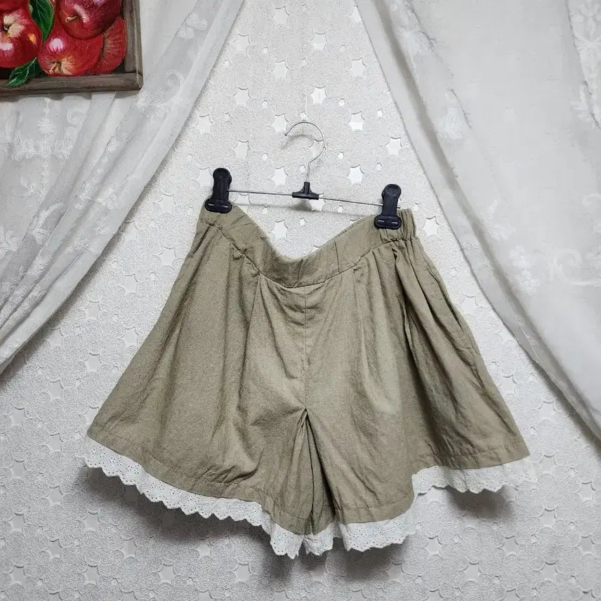 [BUNJANG] Women's Wide-Leg Shorts with Embroidery / 밑자수펀칭 와이드반바지 여성77