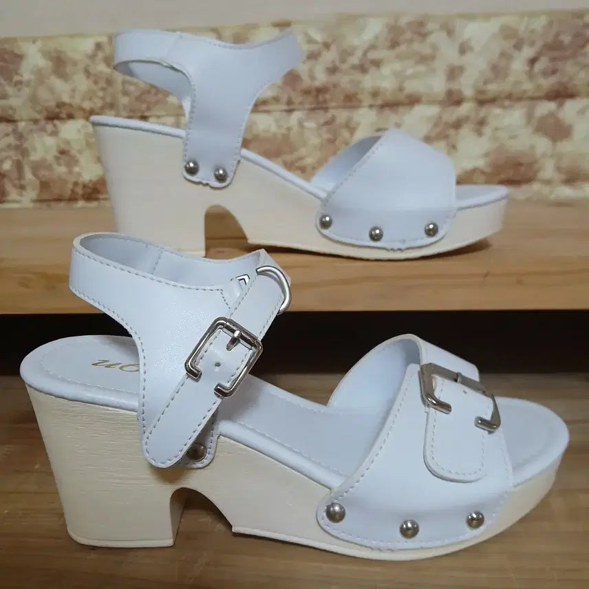 [BUNJANG] U6 White Sandals 7.5cm Heel Size 230 / (173) [새상품] 화이트 7.5cm굽 샌들 230