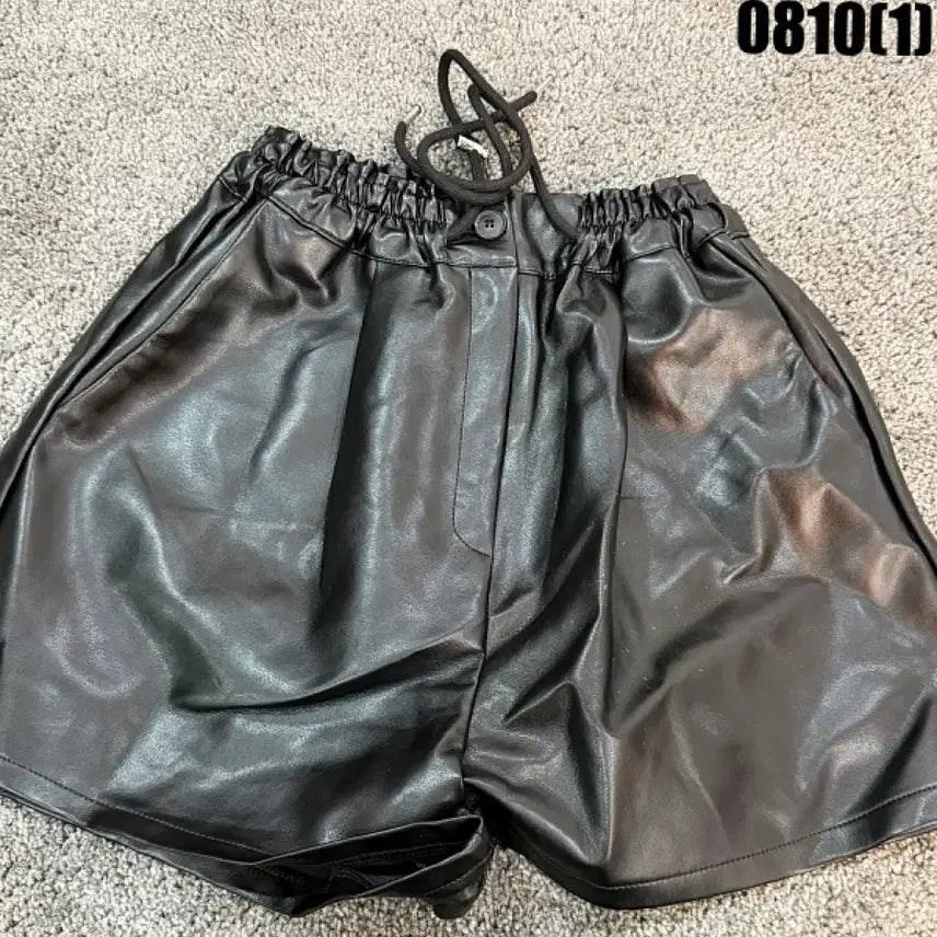 [BUNJANG] Black Faux Leather Short Pants / 인조가죽 숏팬츠 블랙