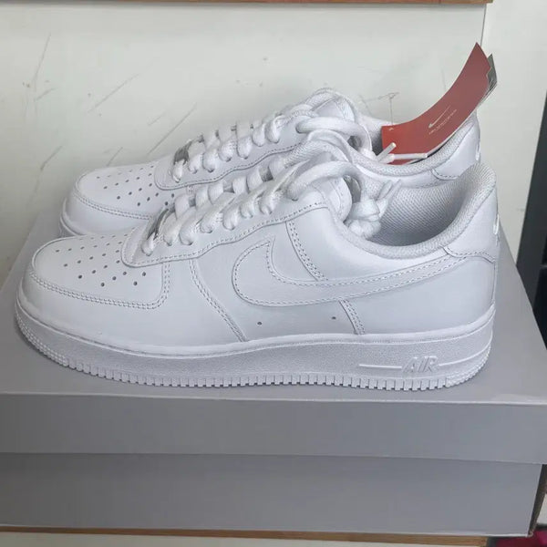 [BUNJANG] Nike Air Force 1 '07 Low White (255) / [나이키255/새상품/택있음] 에어포스 1 '07 로우 화이트