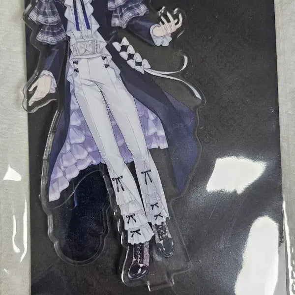 [BUNJANG] Nijisanji Milan Kestrel Halloween Gothic Night Acrylic Stand / 니지산지 밀란 케스트렐 고딕 나이트 할로윈 아크릴 스탠드