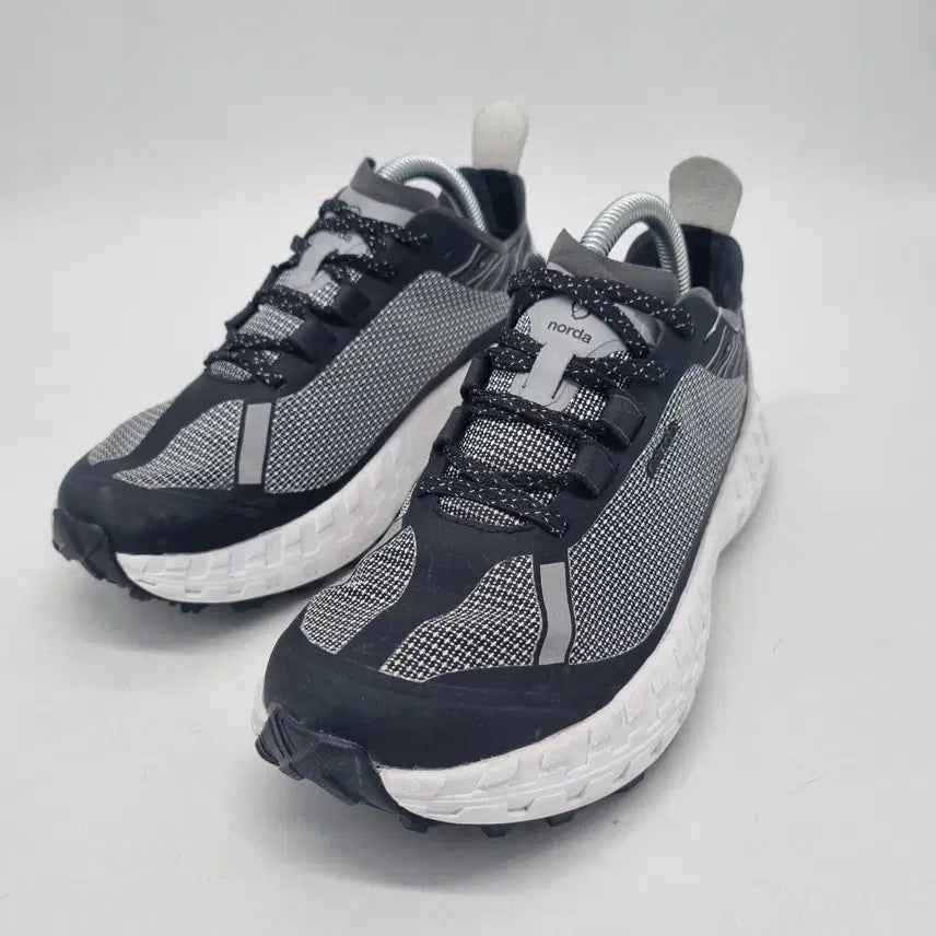 [BUNJANG] Noda 001 Core Black Women's Running Shoes 240mm / 노다 001 코어 블랙 여성 240mm