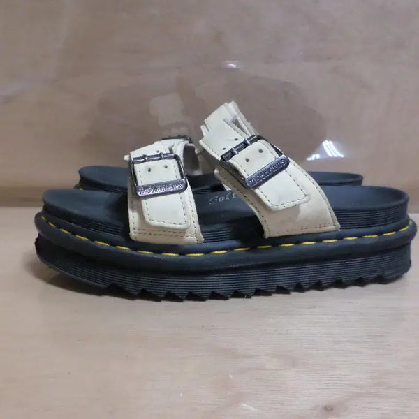 [BUNJANG] Dr. Martens Slip-on Shoes / 후루룩구제3 250 닥터마틴 슬리퍼 신발