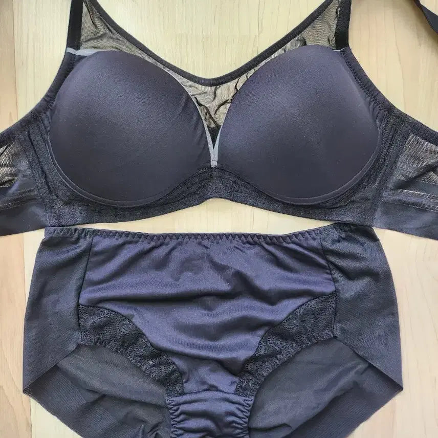 [BUNJANG] Black See-Through Detail Bra Panty Set / 블랙 시스루포인트 브라 팬티 세트