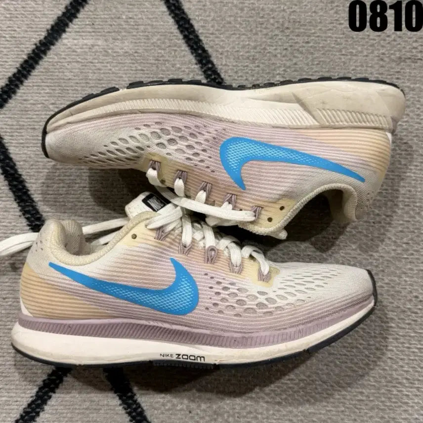 [BUNJANG] Nike Zoom Women's Sneakers White/Sky Blue / 나이키 줌 여성 운동화 흰색/하늘색 235