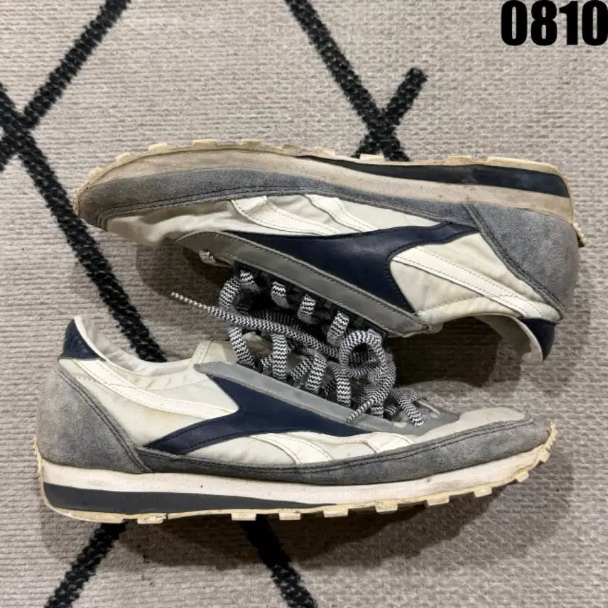 [BUNJANG] Reebok Sneakers Gray/Navy Size 240 / 리복 운동화 그레이/네이비 240