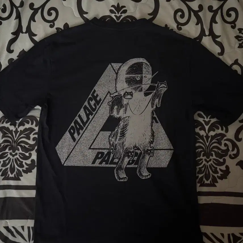 [BUNJANG] Palace U Graphic T-Shirt (M) / [M] 팔라스 U 피규어 반팔 정품