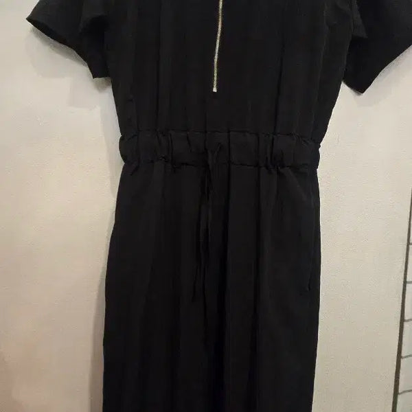 [BUNJANG] FOLDER Black Short Sleeve Jumpsuit / 쉬크한 바스락 FOLDER 블랙 반팔 점프수트