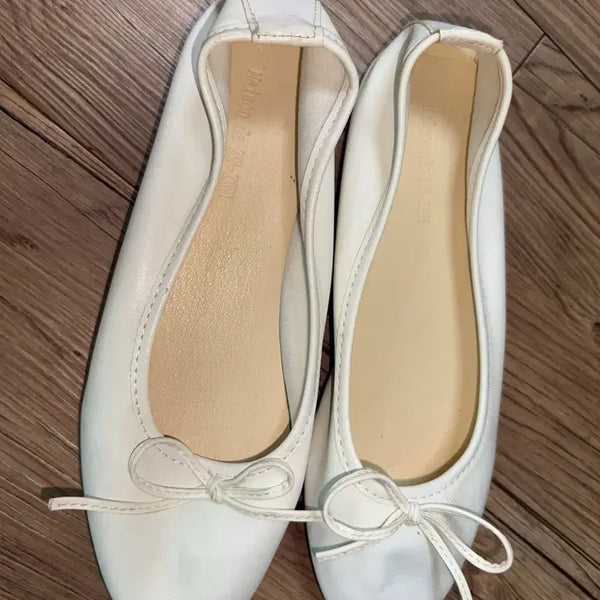 [BUNJANG] White Ribbon Detail Flat Shoes (Size 245) / 플랫슈즈 구두