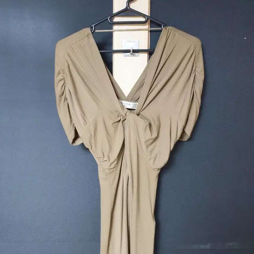 [BUNJANG] Zara Ruched Short Sleeve T-Shirt Khaki M / 진짜만원 자라 스판 가슴꼬임 반팔티셔츠 카키 M