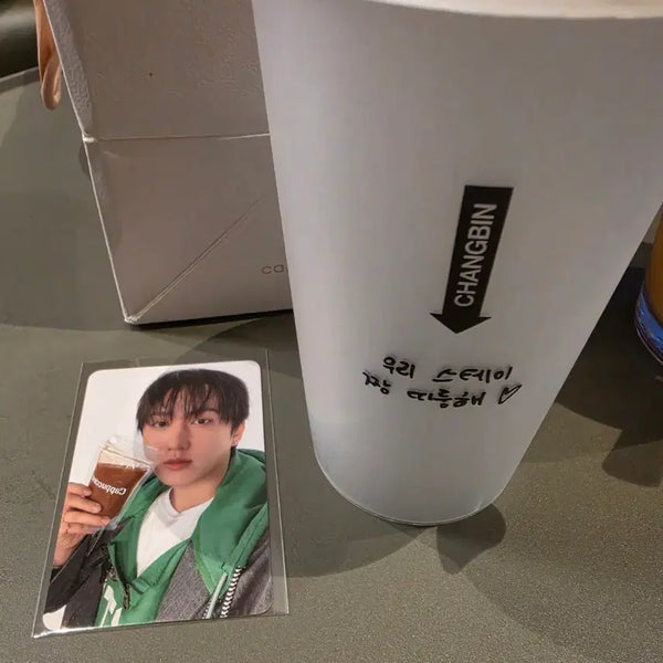 [BUNJANG] Stray Kids Changbin Reusable Cup Photocard Bundle Set / 스키즈 디스앤댓 사웨 1주차 팝업 3만원 포카 창빈 리유저블 컵 영수증 양도 판매