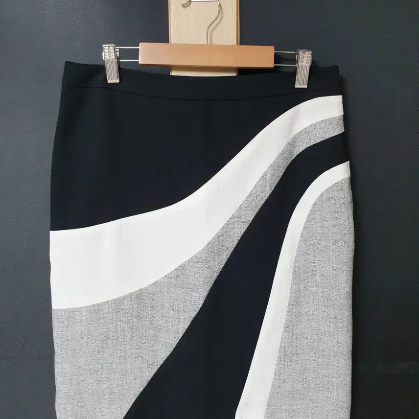 [BUNJANG] LYNN Black Wave Midi Skirt Size 77 / 진짜만원 LYNN 블랙물결 미디스커트 77
