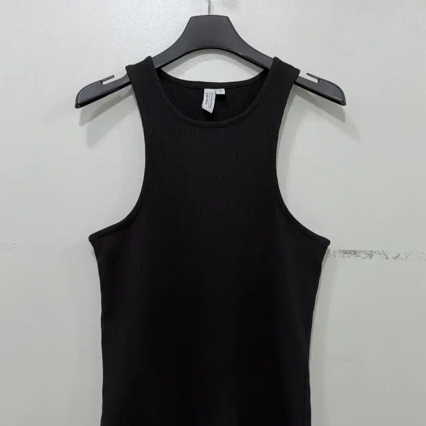 [BUNJANG] And Other Stories Ribbed Sleeveless Top / 앤아더스토리즈 골지 슬리브리스 38