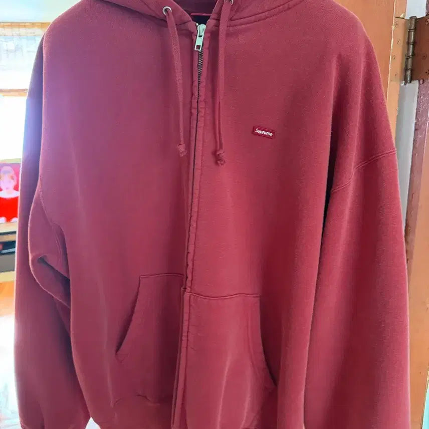 [BUNJANG] Supreme Small Box Zip-Up Hoodie Sweatshirt Dark Red / 슈프림 스몰 박스 집업 후드 스웨트셔츠 다크 레드 - 26SS 라디사이즈
