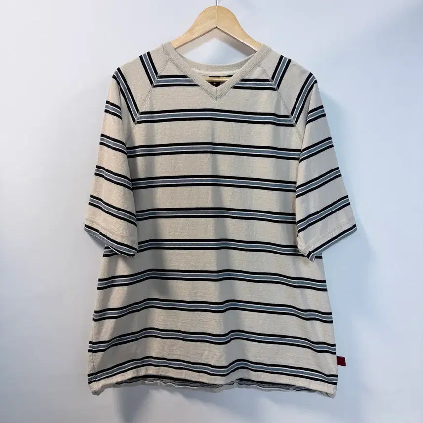 [BUNJANG] Levi's V-Neck Striped Short-Sleeve Oversized T-Shirt / [L] 리바이스 브이넥 스트라이프 반팔 오버사이즈