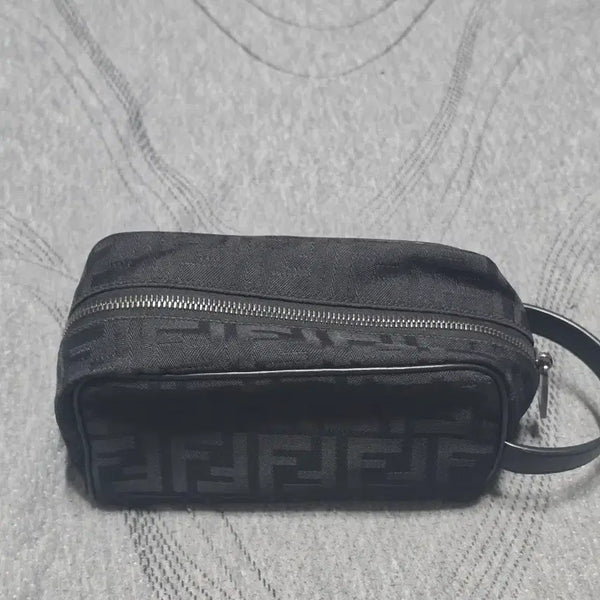 [BUNJANG] Fendi Dopp Kit / 펜디 돕키트