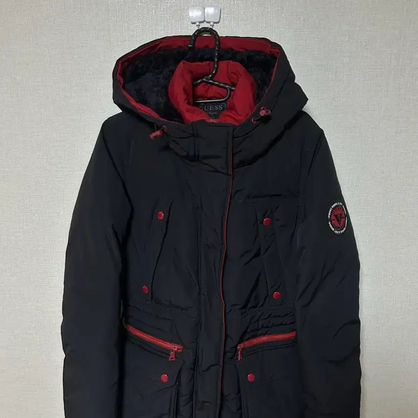 [BUNJANG] Guess Red and Black Padded Jumper / 게스 검빨 패딩 점퍼