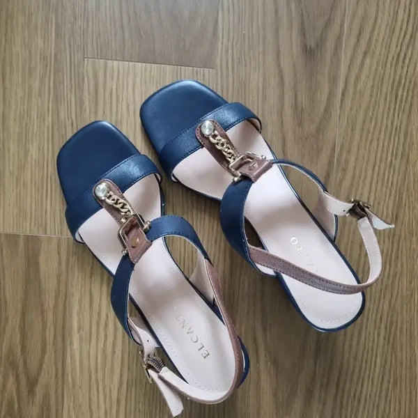 [BUNJANG] Navy Strap Sandals with Gold Chain Accent / 네이비 스트랩 샌들