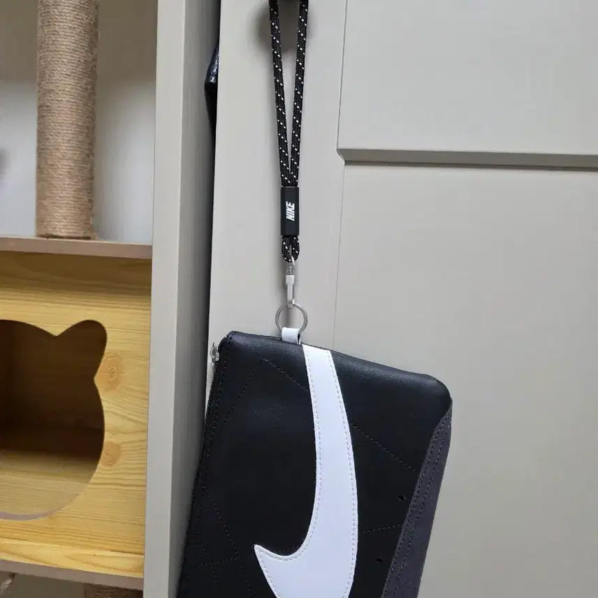 [BUNJANG] Nike Swoosh Logo Clutch Bag / 나이키 클러치