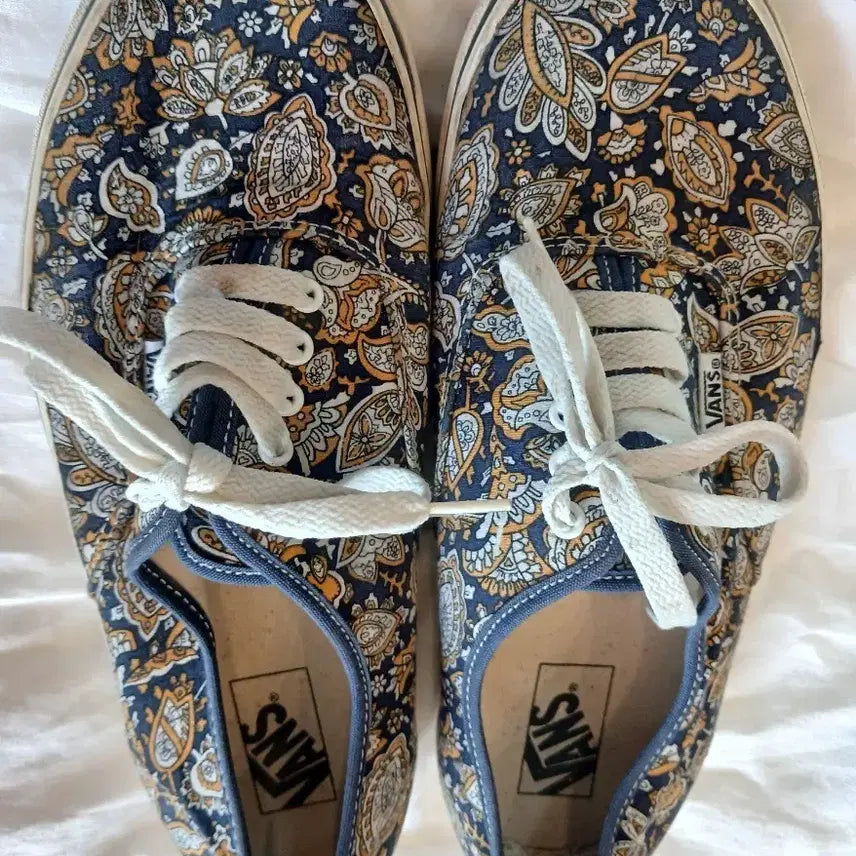 [BUNJANG] Vans Paisley Pattern Sneakers Size 270 / 반스 페이즐리 패턴 스니커즈 270