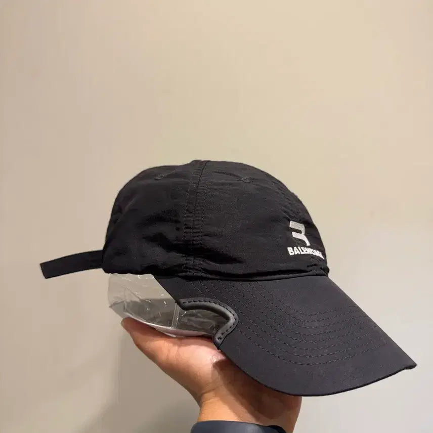 [BUNJANG] Balenciaga Notch Tracksuit Cap Black / 발렌시아가 노치 트랙수트 캡 블랙